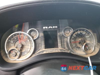 Zdjęcie 9 z 12 samochodu: 2024 RAM 3500 TRADESMAN 4X4 8' BOX VIN:3C63R3GJ4RG242521 - miniatura
