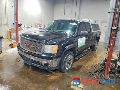 2008 GMC SIERRA K1500 2GTEK19JX81106795 - główne zdjęcie licytacji z USA - miniatura