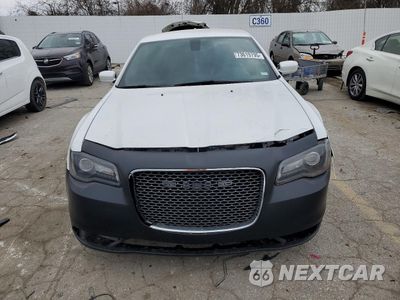 Piąte zdjęcie samochodu w środku: 2019 CHRYSLER 300 S VIN:2C3CCABG6KH698864 - miniatura