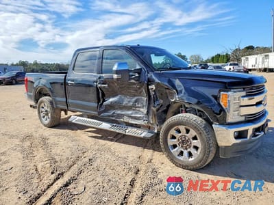 Czwarte zdjęcie samochodu z boku: 2017 FORD F350 SUPER DUTY VIN:1FT8W3BT2HEF31757 - miniatura