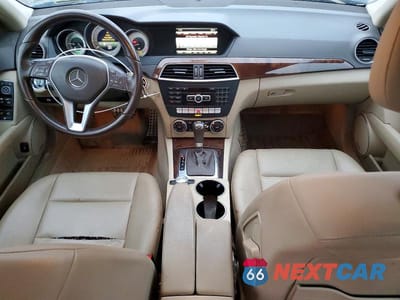 Zdjęcie 8 z 11 samochodu: 2014 MERCEDES-BENZ C 300 4MATIC VIN:WDDGF8AB3EA965034 - miniatura