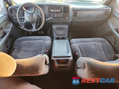 Zdjęcie 8 z 12 samochodu: 2001 CHEVROLET SILVERADO K2500 HEAVY DUTY VIN:1GCHK29U81E240593 - miniatura