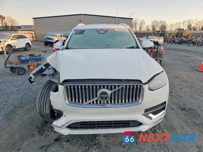 Piąte zdjęcie samochodu w środku: 2024 VOLVO XC90 PLUS VIN:YV4062JEXR1176711 - miniatura