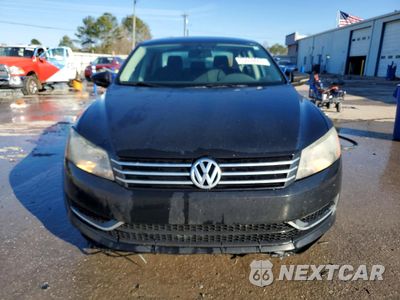Piąte zdjęcie samochodu w środku: 2012 VOLKSWAGEN PASSAT S VIN:1VWAP7A31CC073184 - miniatura
