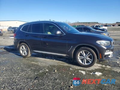 Czwarte zdjęcie samochodu z boku: 2019 BMW X3 SDRIVE30I VIN:5UXTR7C5XKLF36198 - miniatura