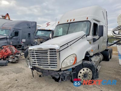 Drugie zdjęcie samochodu z przodu: 2014 FREIGHTLINER CASCADIA 125 SEMI TRUCK VIN:1FUJGLD67ELFP4094 - miniatura