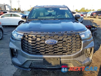 Piąte zdjęcie samochodu w środku: 2025 FORD EXPLORER ST-LINE VIN:1FMUK7KH6SGA24042 - miniatura