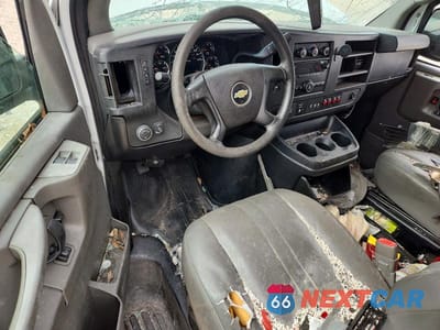 Zdjęcie 8 z 13 samochodu: 2014 CHEVROLET EXPRESS G2500 UTILITY / SERVICE VAN VIN:1GCWGFCA8E1914088 - miniatura