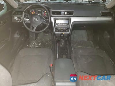 Zdjęcie 8 z 12 samochodu: 2013 VOLKSWAGEN PASSAT S VIN:1VWAP7A38DC125475 - miniatura