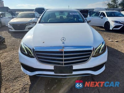 Piąte zdjęcie samochodu w środku: 2020 MERCEDES-BENZ E 350 4MATIC VIN:WDDZF8EB0LA712138 - miniatura