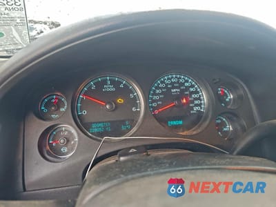 Zdjęcie 8 z 12 samochodu: 2010 CHEVROLET SUBURBAN K1500 LS VIN:1GNUKHE31AR225576 - miniatura