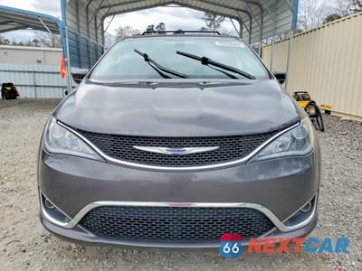 Piąte zdjęcie samochodu w środku: 2018 CHRYSLER PACIFICA TOURING L VIN:2C4RC1BG3JR279725 - miniatura