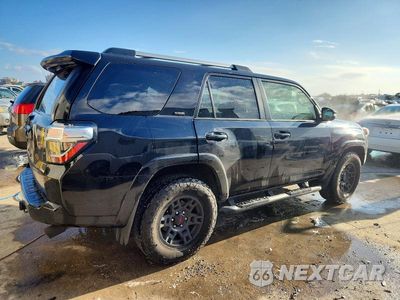 Trzecie zdjęcie samochodu z tyłu: 2023 TOYOTA 4RUNNER SR5 PREMIUM VIN:JTEFU5JR5P5293945 - miniatura