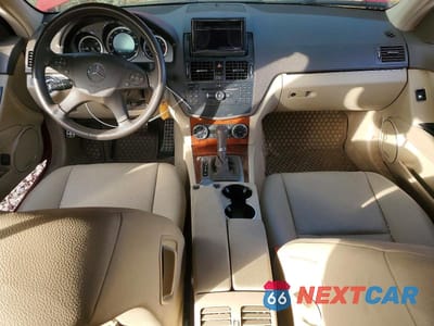 Zdjęcie 8 z 11 samochodu: 2009 MERCEDES-BENZ C 300 VIN:WDDGF54X69R069159 - miniatura