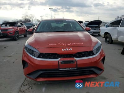 Piąte zdjęcie samochodu w środku: 2023 KIA FORTE LX VIN:3KPF24AD4PE514741 - miniatura