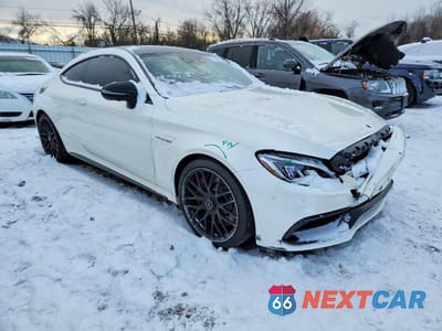Czwarte zdjęcie samochodu z boku: 2018 MERCEDES-BENZ C 63 AMG-S VIN:WDDWJ8HB7JF686070 - miniatura