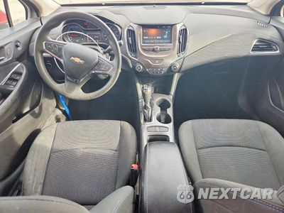 Zdjęcie 8 z 12 samochodu: 2017 CHEVROLET CRUZE LT VIN:1G1BE5SM3H7239304 - miniatura