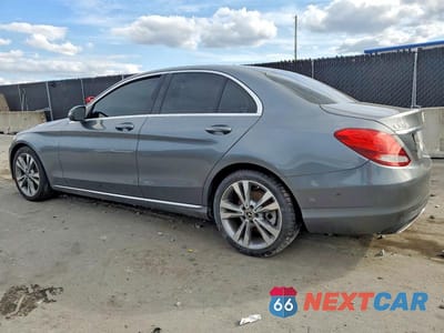 Drugie zdjęcie samochodu z przodu: 2018 MERCEDES-BENZ C 300 VIN:55SWF4JB2JU247103 - miniatura