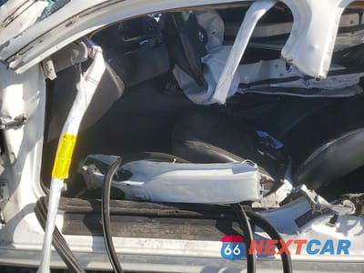 Zdjęcie 7 z 11 samochodu: 2004 BMW 325 I VIN:WBAEV33494KR29165 - miniatura