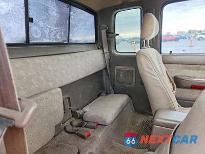 Zdjęcie 10 z 12 samochodu: 2000 TOYOTA TACOMA PRERUNNER V6 VIN:4TASN92N0YZ587343 - miniatura