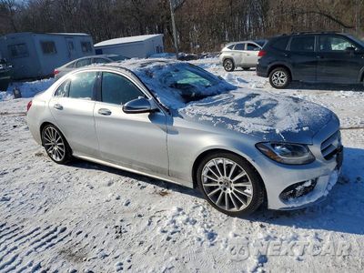 Czwarte zdjęcie samochodu z boku: 2017 MERCEDES-BENZ C 300 VIN:55SWF4JB7HU227133 - miniatura