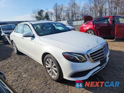 Czwarte zdjęcie samochodu z boku: 2020 MERCEDES-BENZ E 350 4MATIC VIN:WDDZF8EB0LA712138 - miniatura
