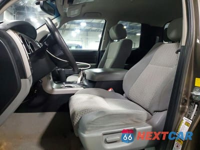 Zdjęcie 7 z 11 samochodu: 2011 TOYOTA TUNDRA GRADE VIN:5TFUW5F19BX190033 - miniatura