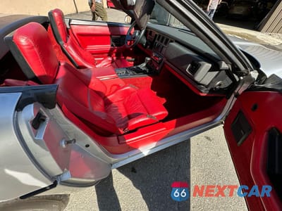 Piąte zdjęcie samochodu w środku: 1986 CHEVROLET CORVETTE VIN:1G1YY6789G5901710 - miniatura