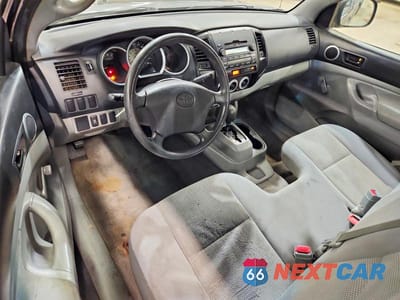 Zdjęcie 8 z 12 samochodu: 2011 TOYOTA TACOMA VIN:5TFNX4CNXBX002526 - miniatura