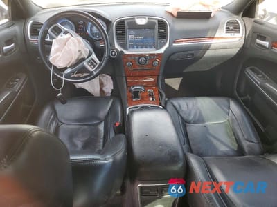 Zdjęcie 8 z 11 samochodu: 2014 CHRYSLER 300 VIN:2C3CCAAG9EH354810 - miniatura