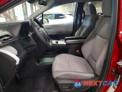 Zdjęcie 7 z 13 samochodu: 2025 TOYOTA SIENNA LE VIN:5TDKRKEC5SS277062 - miniatura