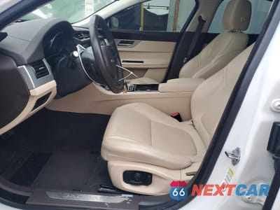 Zdjęcie 7 z 13 samochodu: 2016 JAGUAR XF PRESTIGE VIN:SAJBK4BV2GCY23722 - miniatura