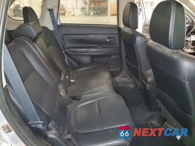 Zdjęcie 11 z 14 samochodu: 2017 MITSUBISHI OUTLANDER GT VIN:JA4JZ4AX1HZ031871 - miniatura