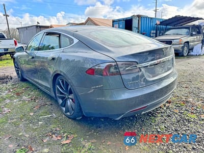 Trzecie zdjęcie samochodu z tyłu: 2014 TESLA MODEL S VIN:5YJSA1H17EFP29887 - miniatura