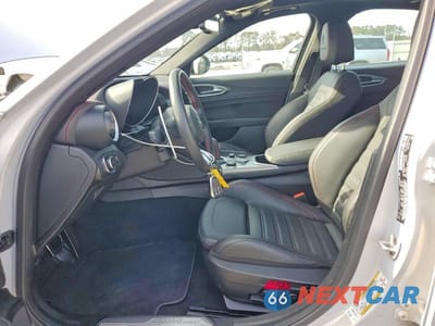 Zdjęcie 7 z 11 samochodu: 2024 ALFA ROMEO GIULIA TI VIN:ZARFAMBN2R7677584 - miniatura