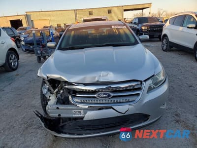 Piąte zdjęcie samochodu w środku: 2010 FORD TAURUS SEL VIN:1FAHP2EW9AG103228 - miniatura