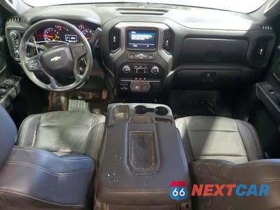 Zdjęcie 8 z 11 samochodu: 2019 CHEVROLET SILVERADO K1500 VIN:1GCUYAEF4KZ311863 - miniatura