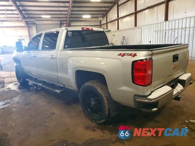 Drugie zdjęcie samochodu z przodu: 2018 CHEVROLET SILVERADO K1500 LT VIN:1GCUKREC1JF176735 - miniatura