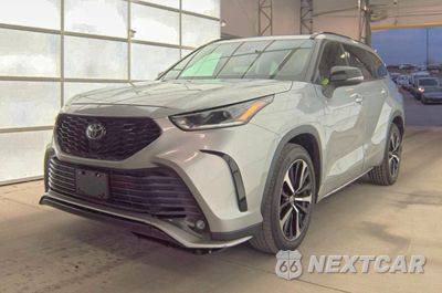 2022 TOYOTA HIGHLANDER XSE 5TDJZRBH9NS200672 - główne zdjęcie licytacji z USA - miniatura