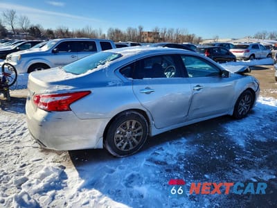 Trzecie zdjęcie samochodu z tyłu: 2017 NISS ALTIMA 2.5 S VIN:1N4AL3AP2HC294204 - miniatura