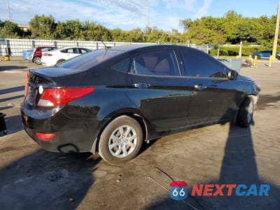 Trzecie zdjęcie samochodu z tyłu: 2013 HYUNDAI ACCENT GLS VIN:KMHCT4AE8DU338195 - miniatura