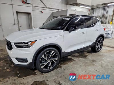 2022 VOLVO XC40 T5 R-DESIGN YV4162UMXN2668070 - główne zdjęcie licytacji z USA - miniatura