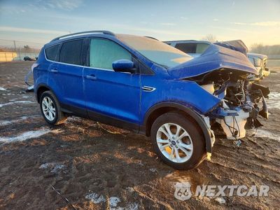 Czwarte zdjęcie samochodu z boku: 2018 FORD ESCAPE SE VIN:1FMCU0GD7JUB23696 - miniatura