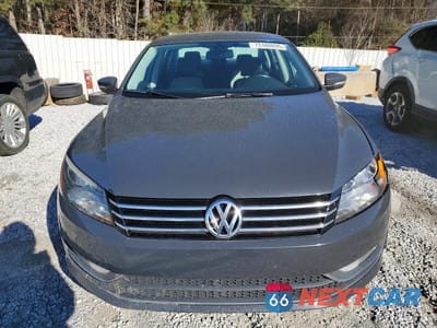 Piąte zdjęcie samochodu w środku: 2015 VOLKSWAGEN PASSAT SE VIN:1VWBT7A34FC094535 - miniatura