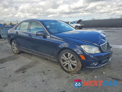 Czwarte zdjęcie samochodu z boku: 2011 MERCEDES-BENZ C 300 4MATIC VIN:WDDGF8BB3BR139523 - miniatura