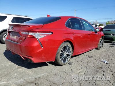 Trzecie zdjęcie samochodu z tyłu: 2020 TOYOTA CAMRY SE VIN:4T1G11AK5LU359015 - miniatura