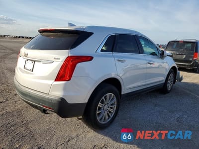 Trzecie zdjęcie samochodu z tyłu: 2018 CADILLAC XT5 LUXURY VIN:1GYKNCRS8JZ182473 - miniatura