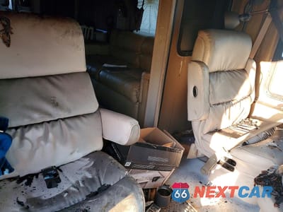Piąte zdjęcie samochodu w środku: 2004 FREIGLINER CHASSIS X LINE MOTOR HOME VIN:4UZAAHAK34CM70121 - miniatura