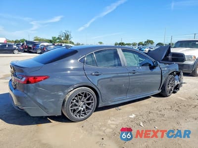Trzecie zdjęcie samochodu z tyłu: 2025 TOYOTA CAMRY VIN:4T1DAACK7SU190646 - miniatura