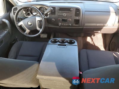 Zdjęcie 8 z 12 samochodu: 2011 CHEVROLET SILVERADO K1500 LT VIN:1GCRKSE35BZ444800 - miniatura